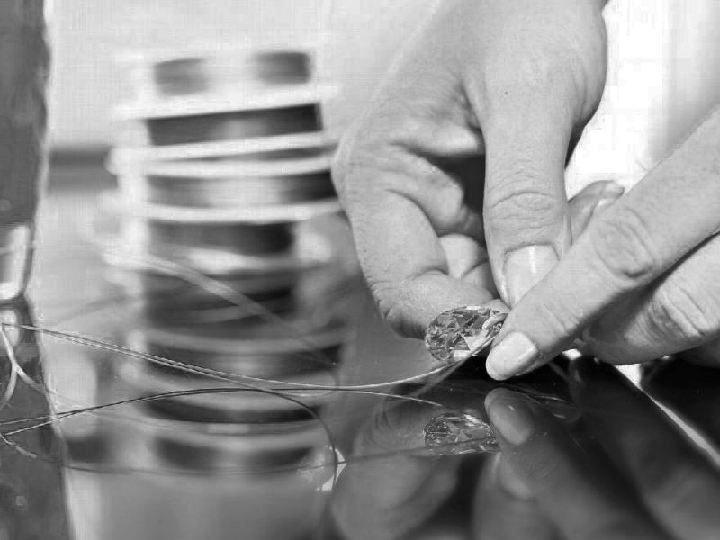 A parte de crear belleza y moda en la mujer, la joyería es buena.